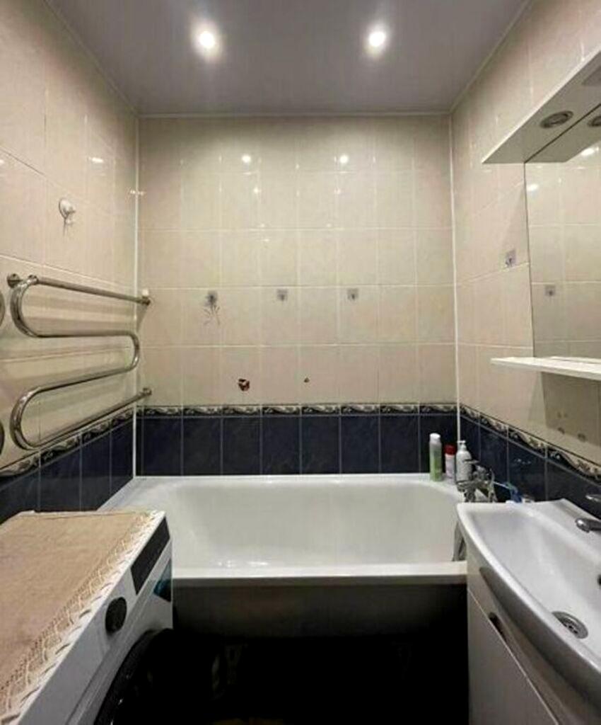 1864073775600722