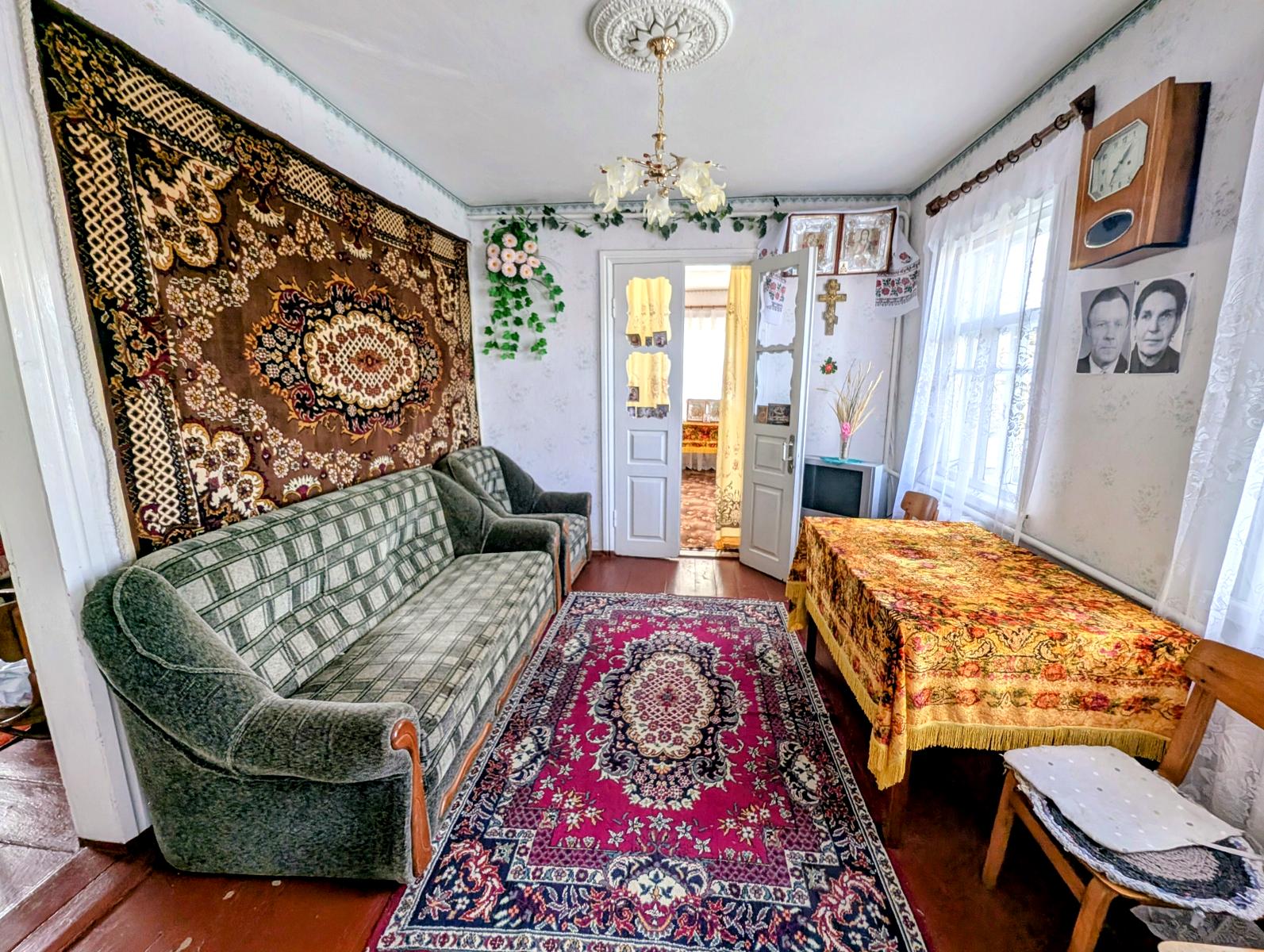 1864076518044530