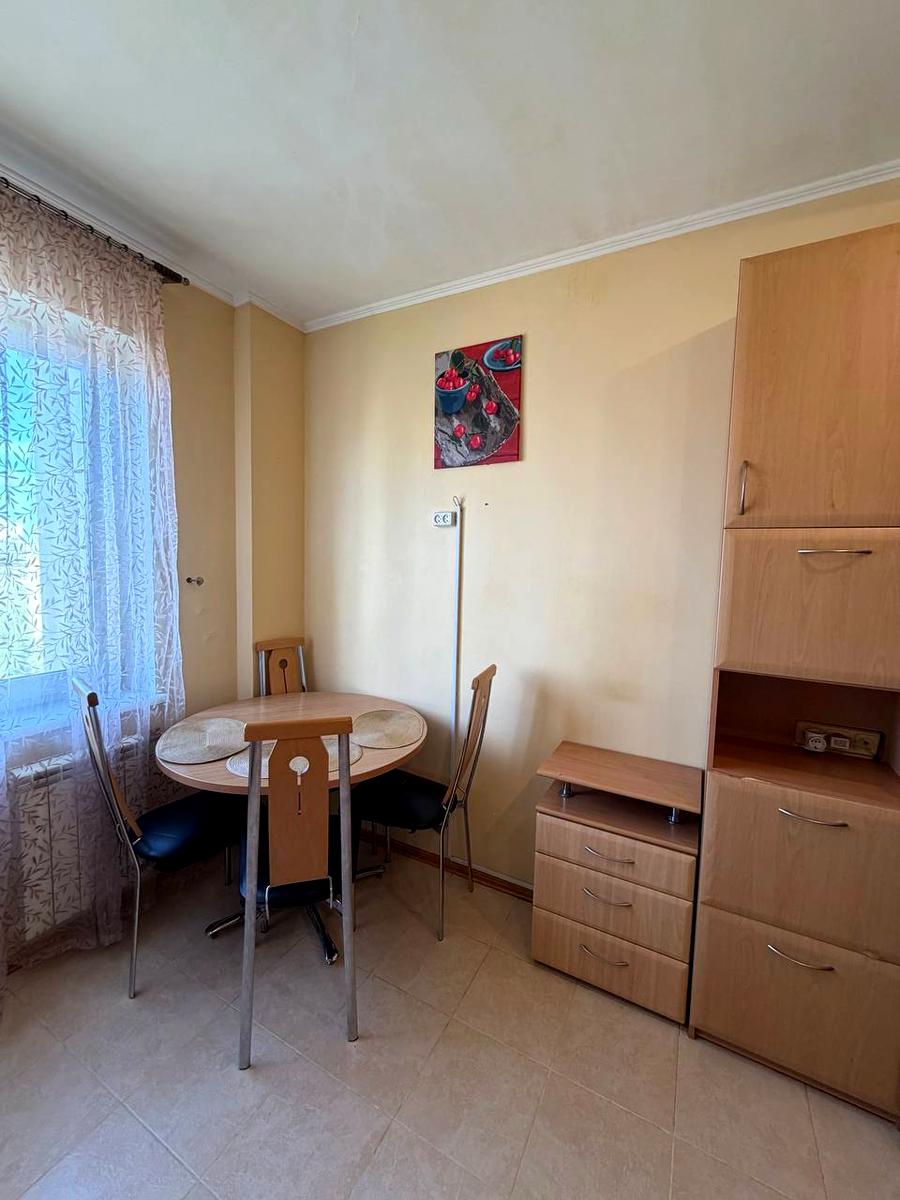 1864094572563302