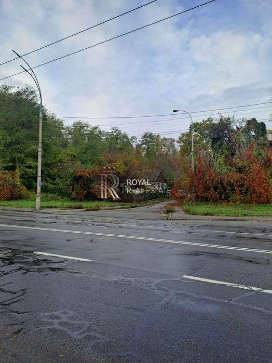 1864096624431105