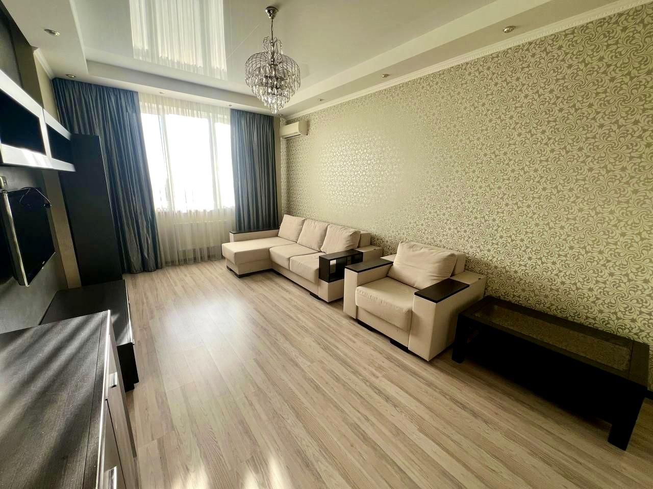 1864104083059745