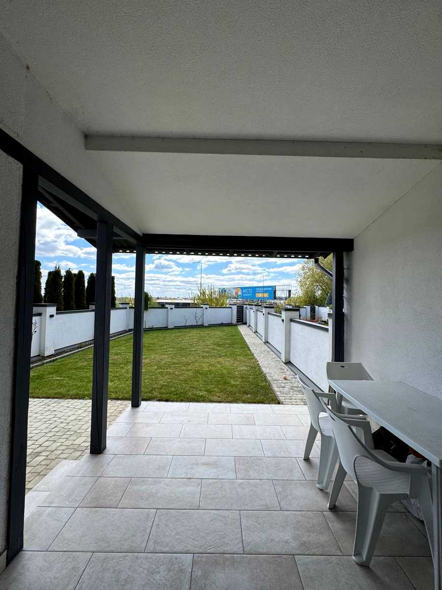 1864159491725816
