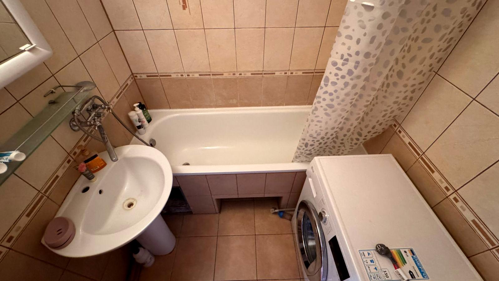 1864161792722967