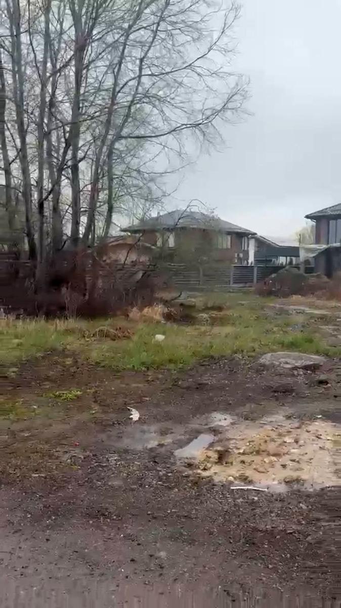 1864164648875373