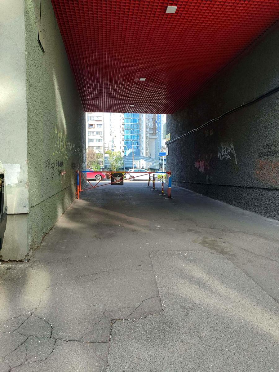 1864199977493079