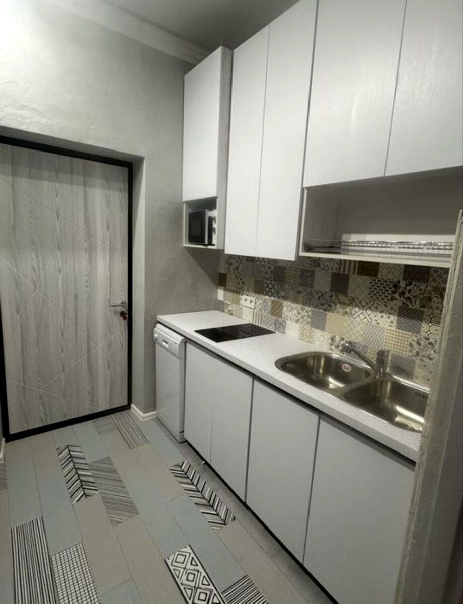 1864245417178359