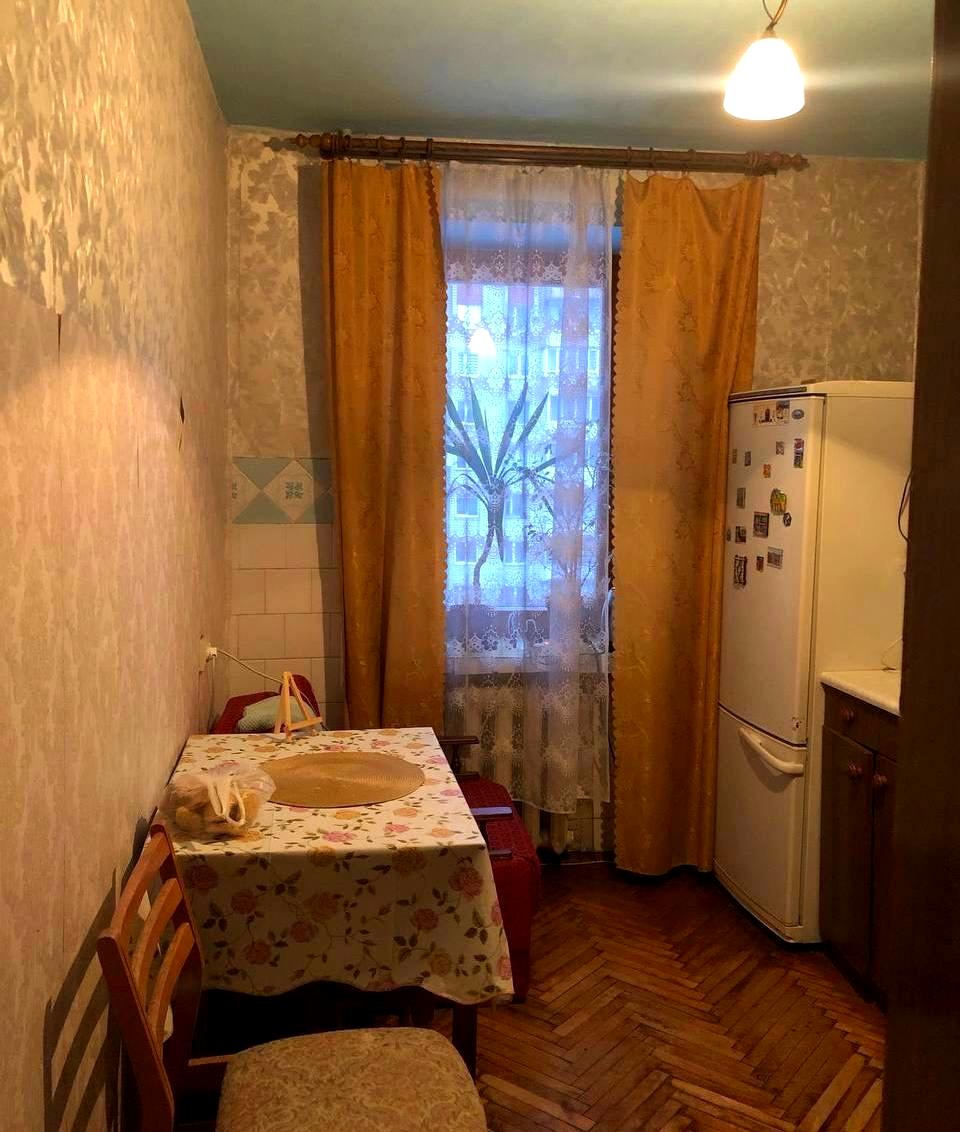 1864245492736077