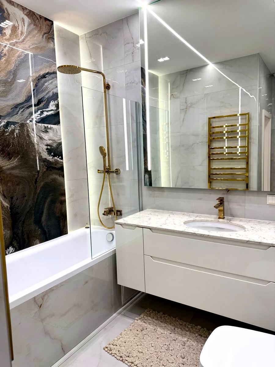 1864245609131044