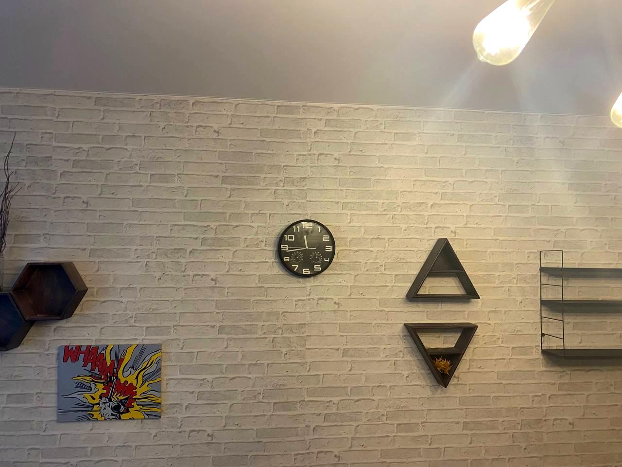 1864245829221682