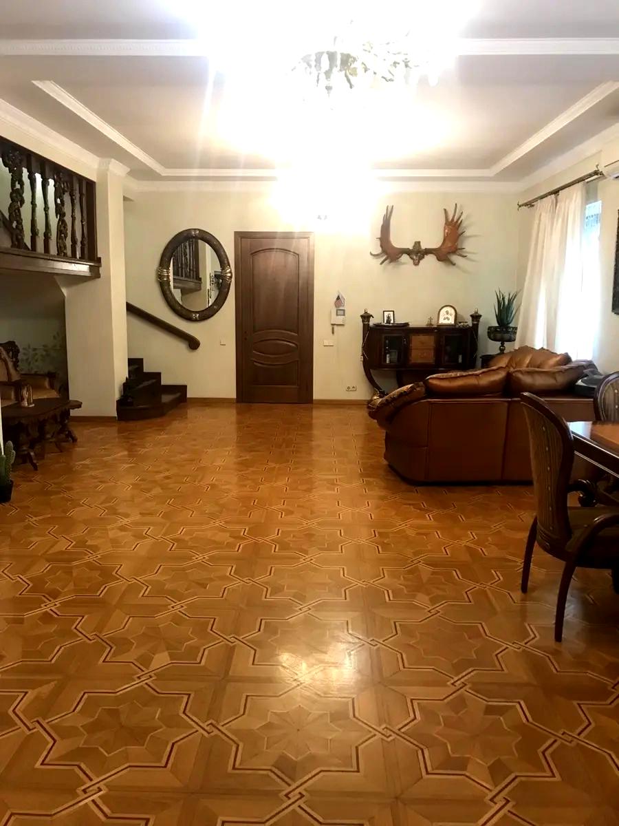 1864246029049175