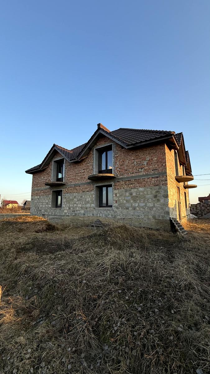1864246705644670