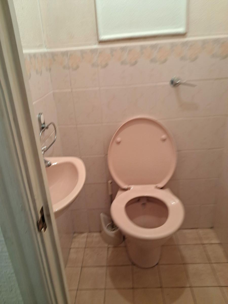 1864253542873917