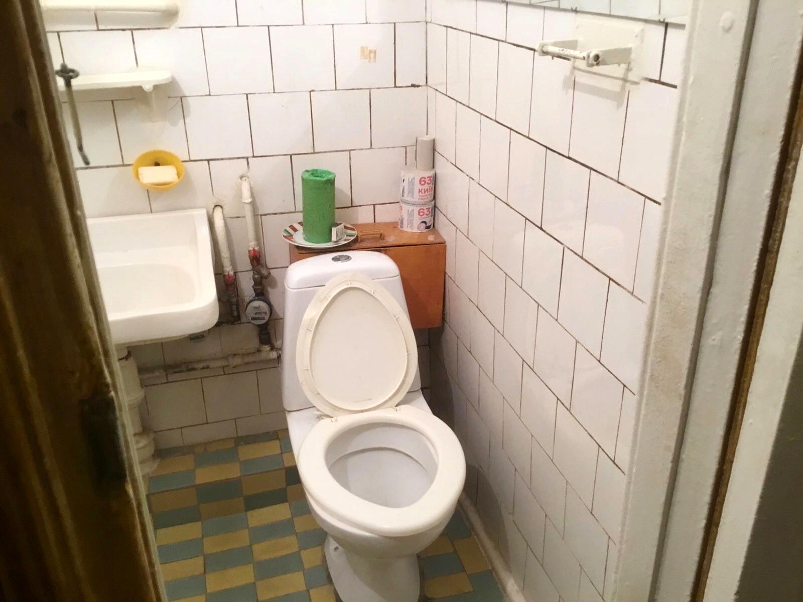 1864258398003176