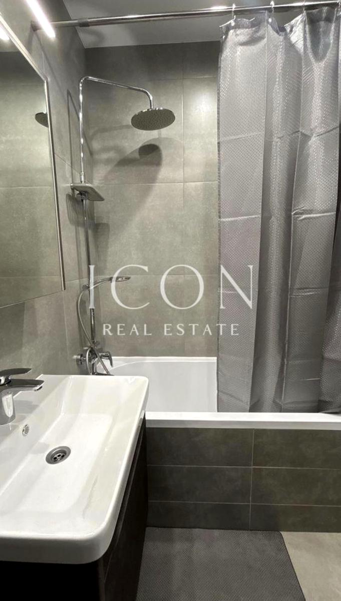 1864258475406757
