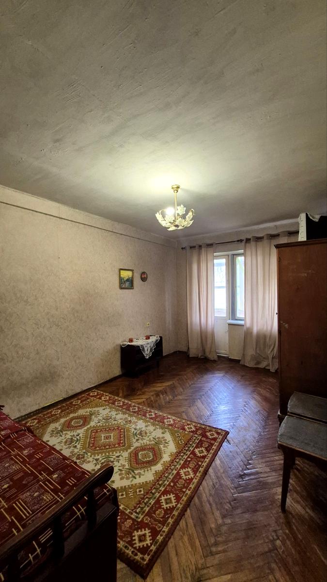 1864273284656671