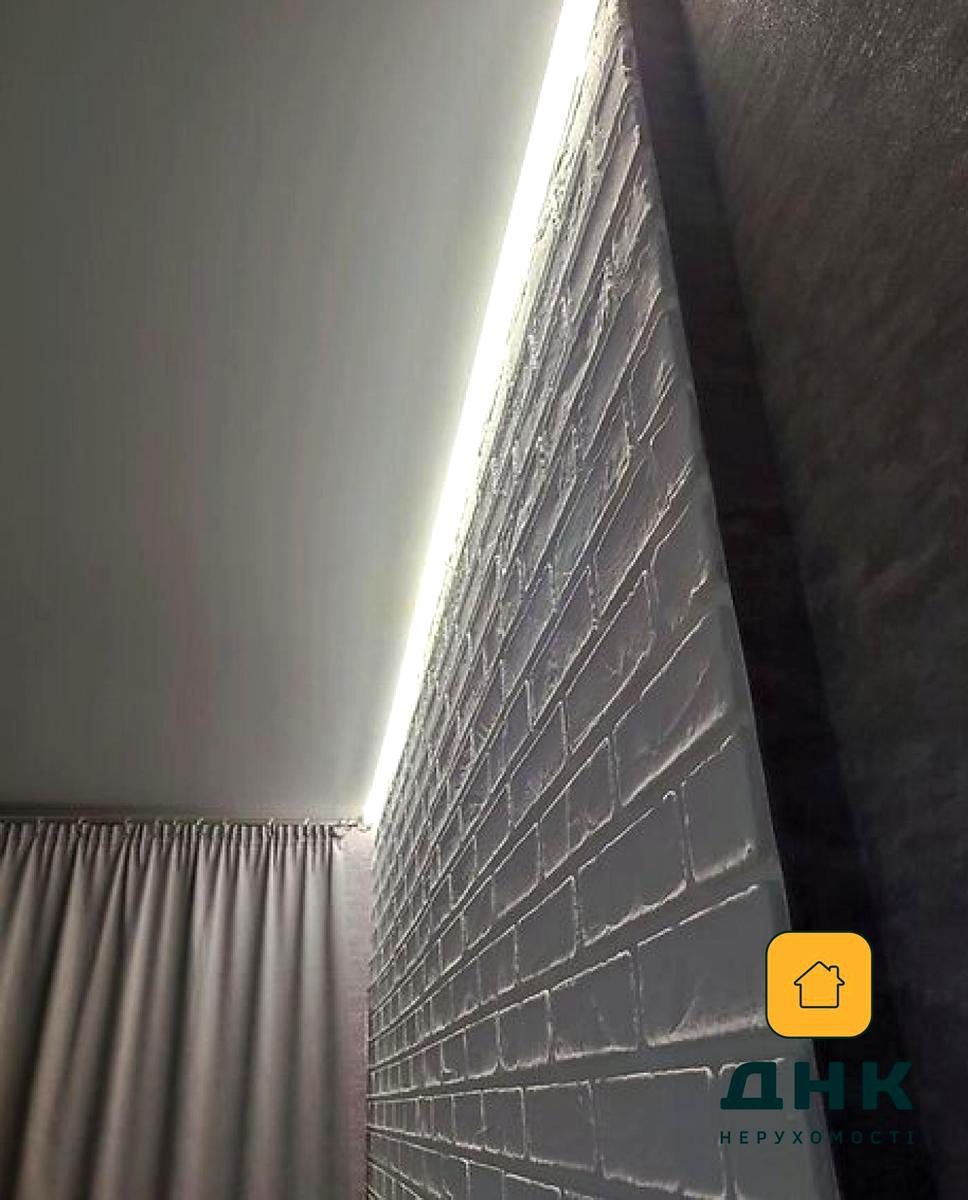 1864283442643003