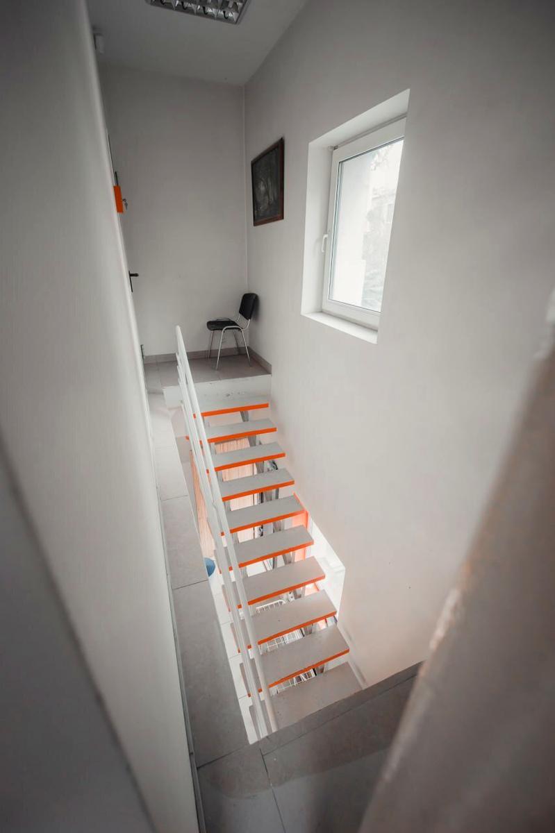 1864285938848904
