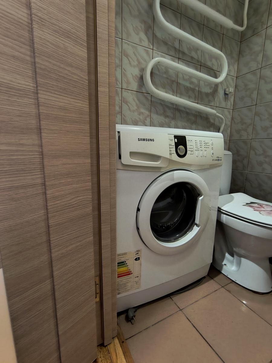 1864286491208332