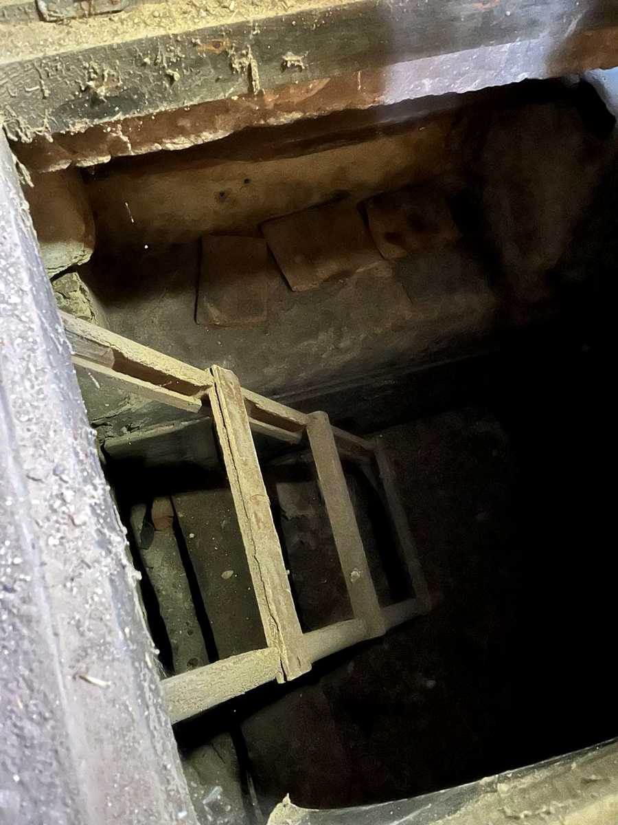 1864329034057384