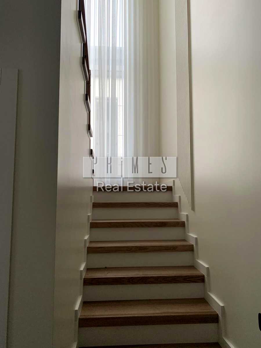 1864336802015501