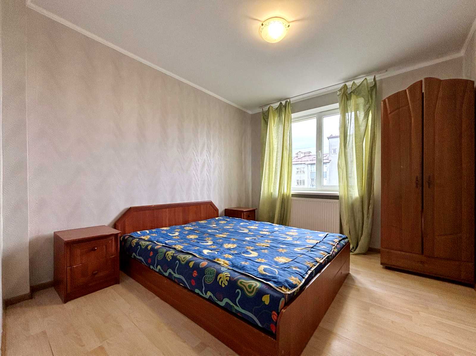 1864339037100307