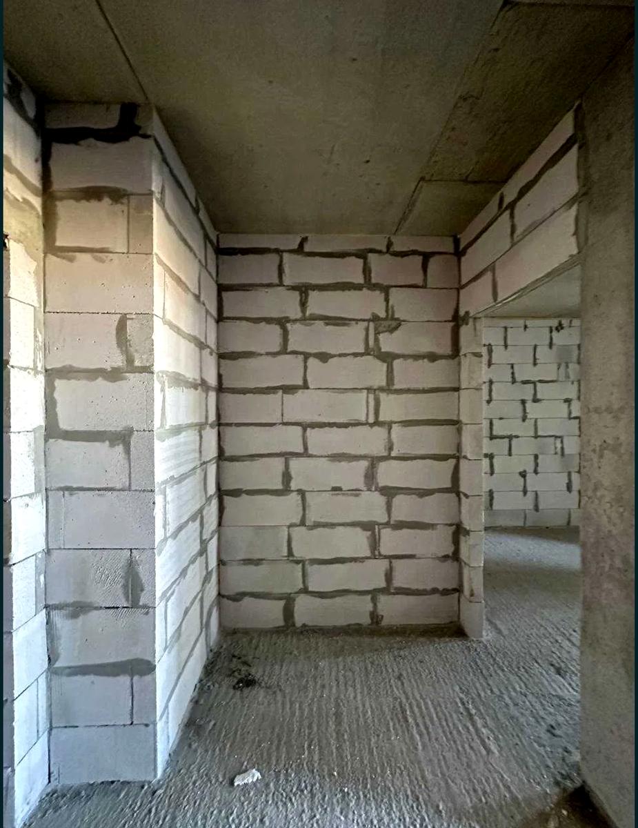 1864339669647889