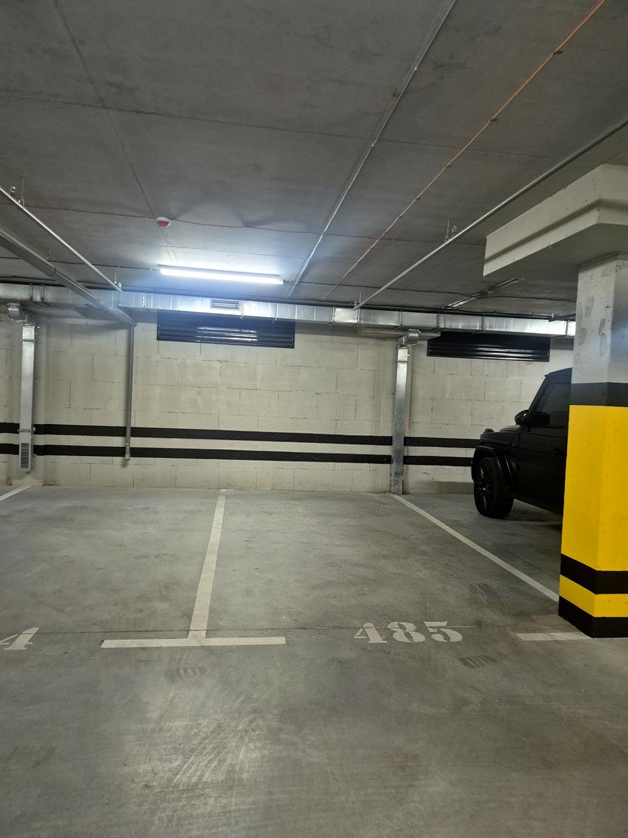 1864345632636237