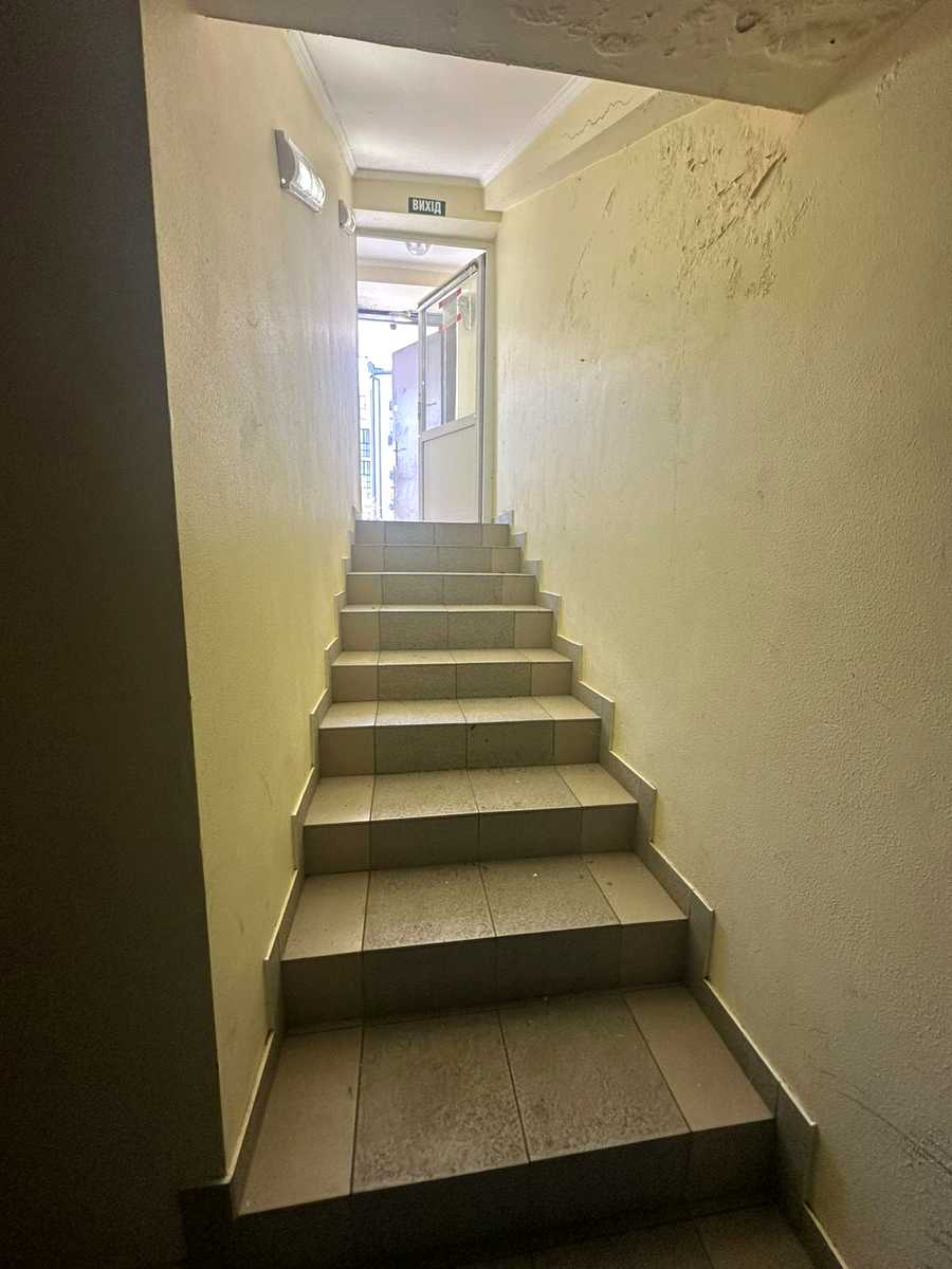 1864351804851978