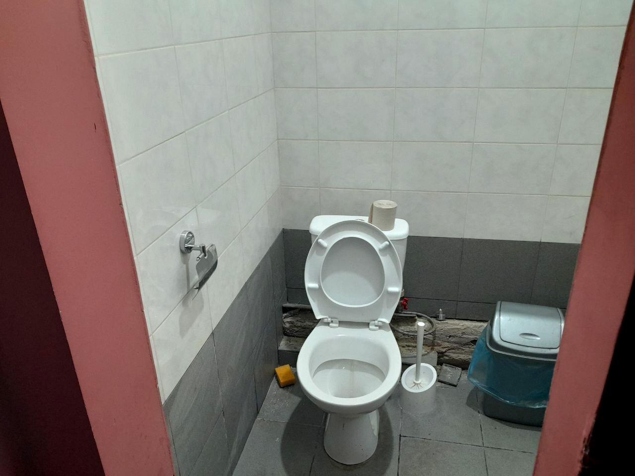1864358780684142