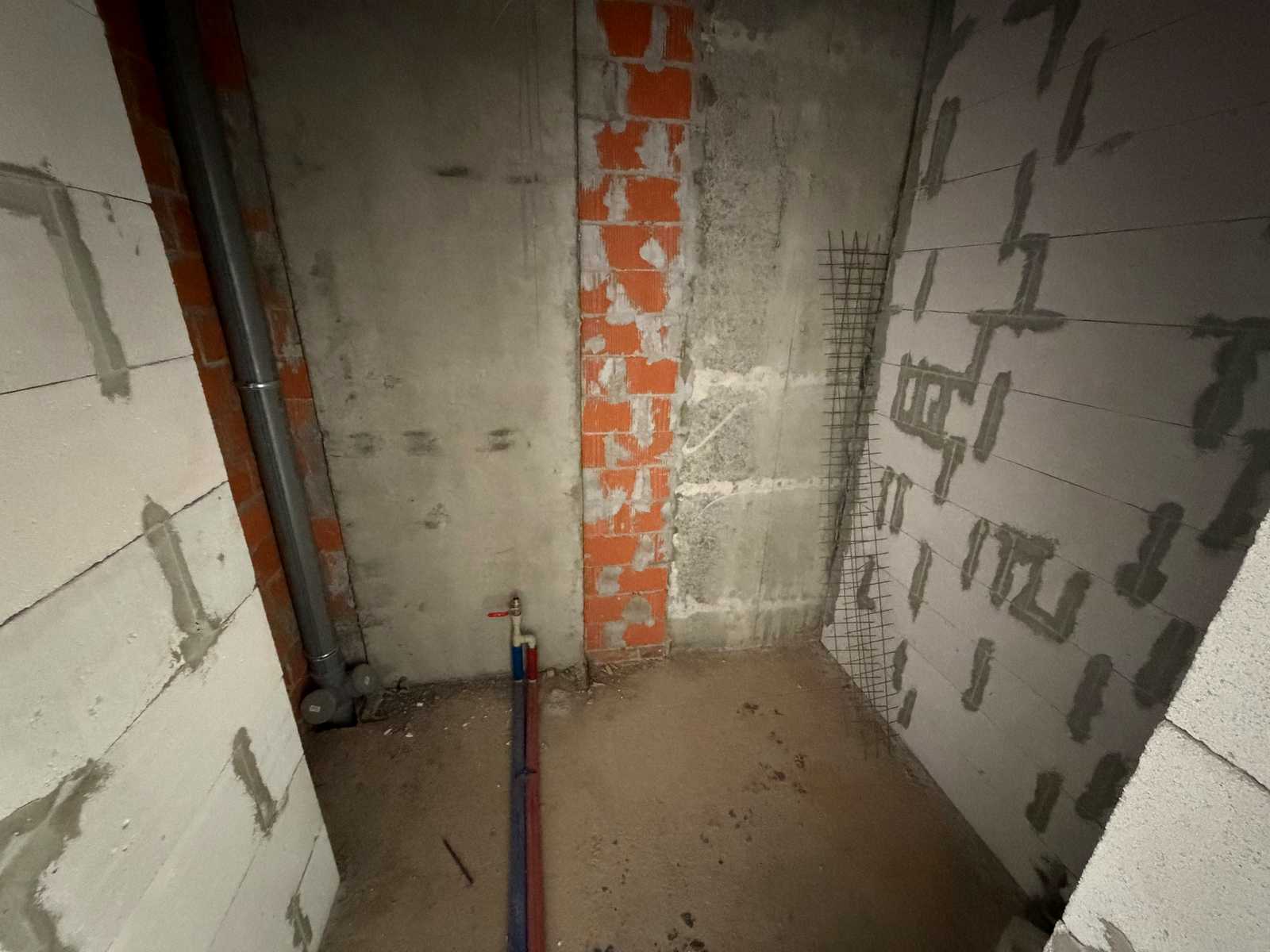 1864374602795778