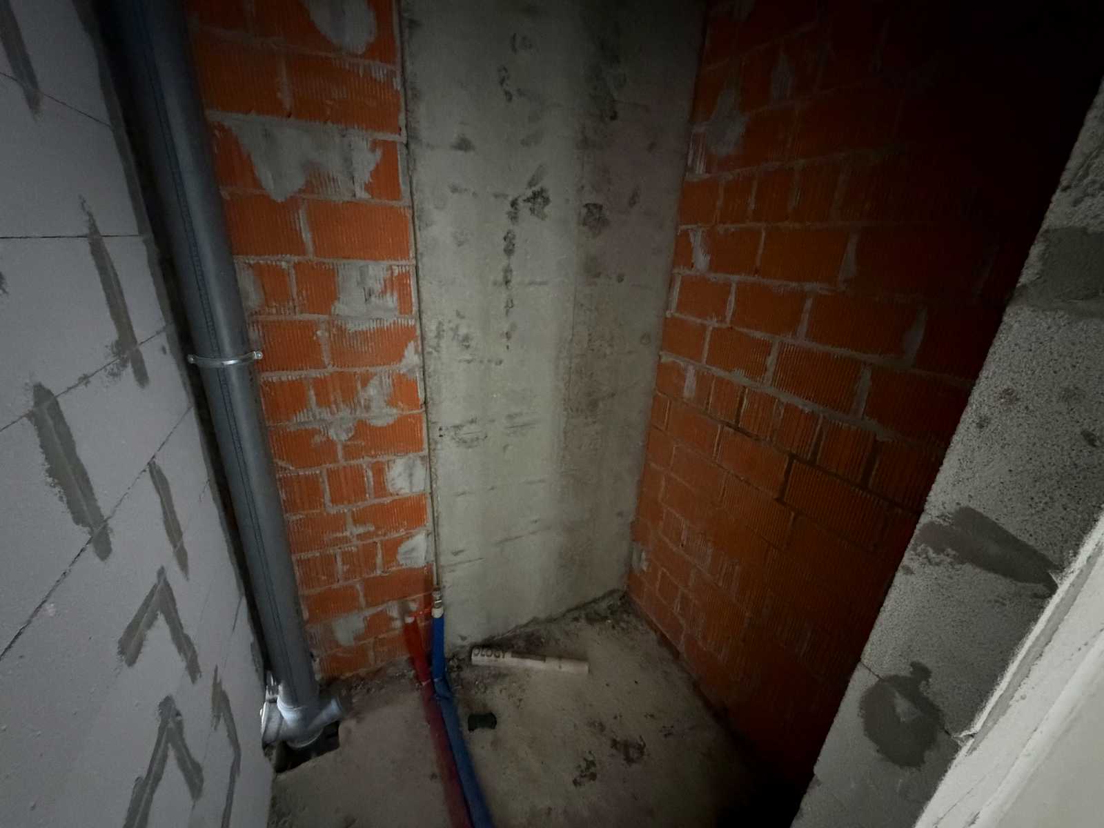 1864374603000743
