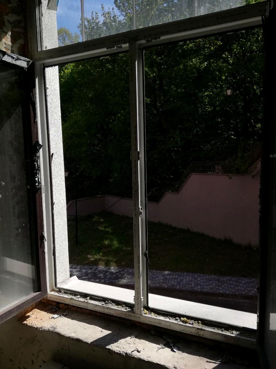 1864384435358087