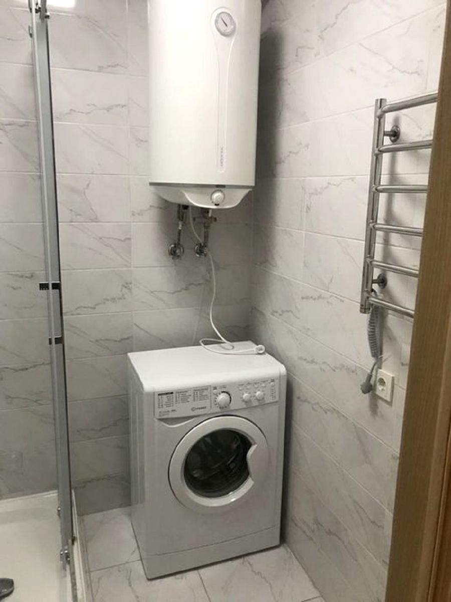 1864425922575442