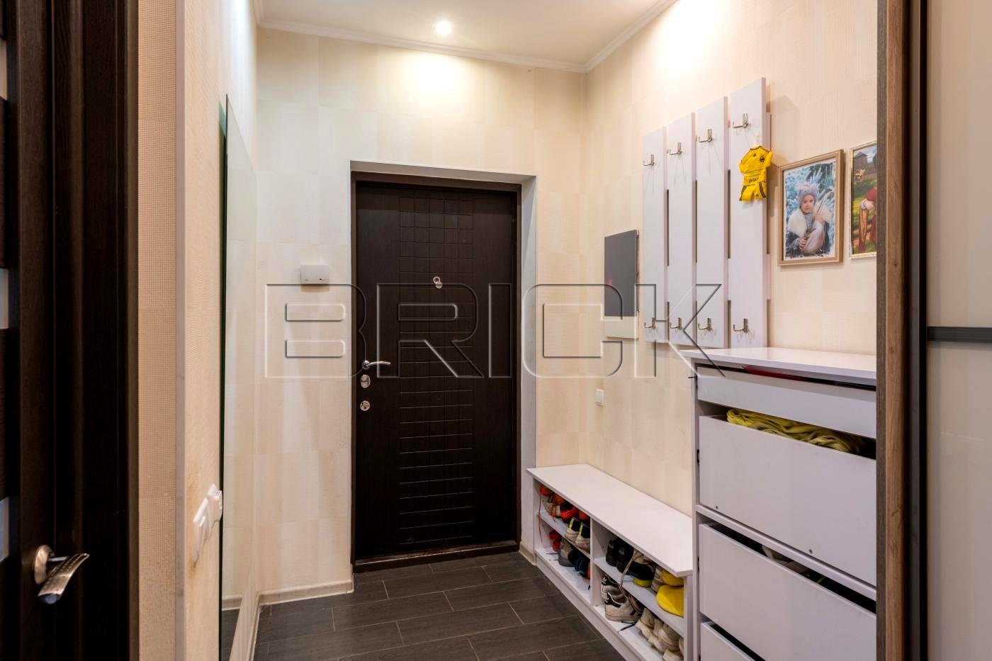 1864427051745700