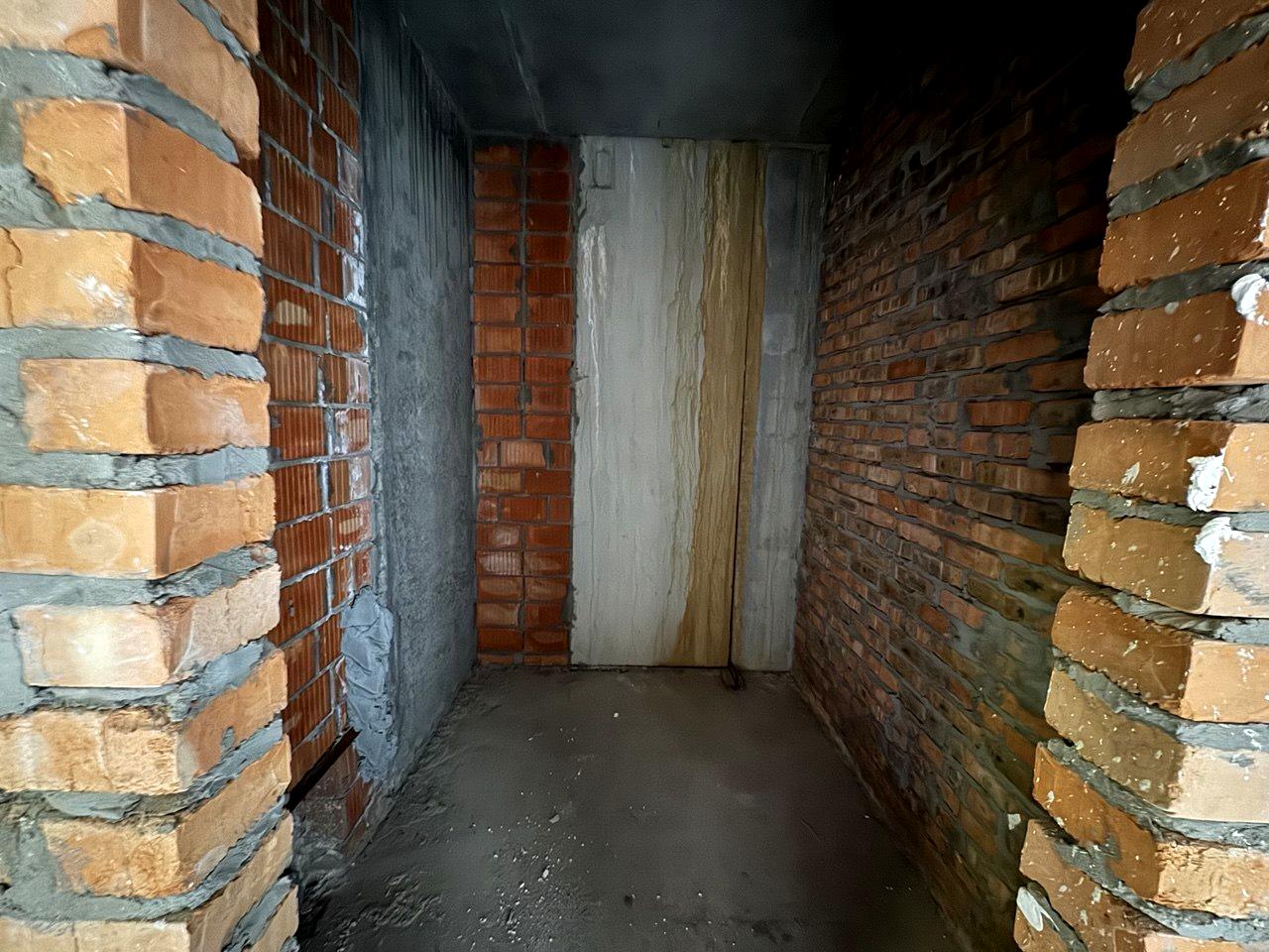 1864435815107177