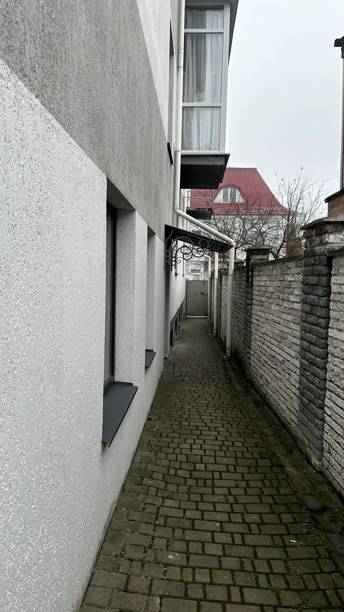 1864436299614947