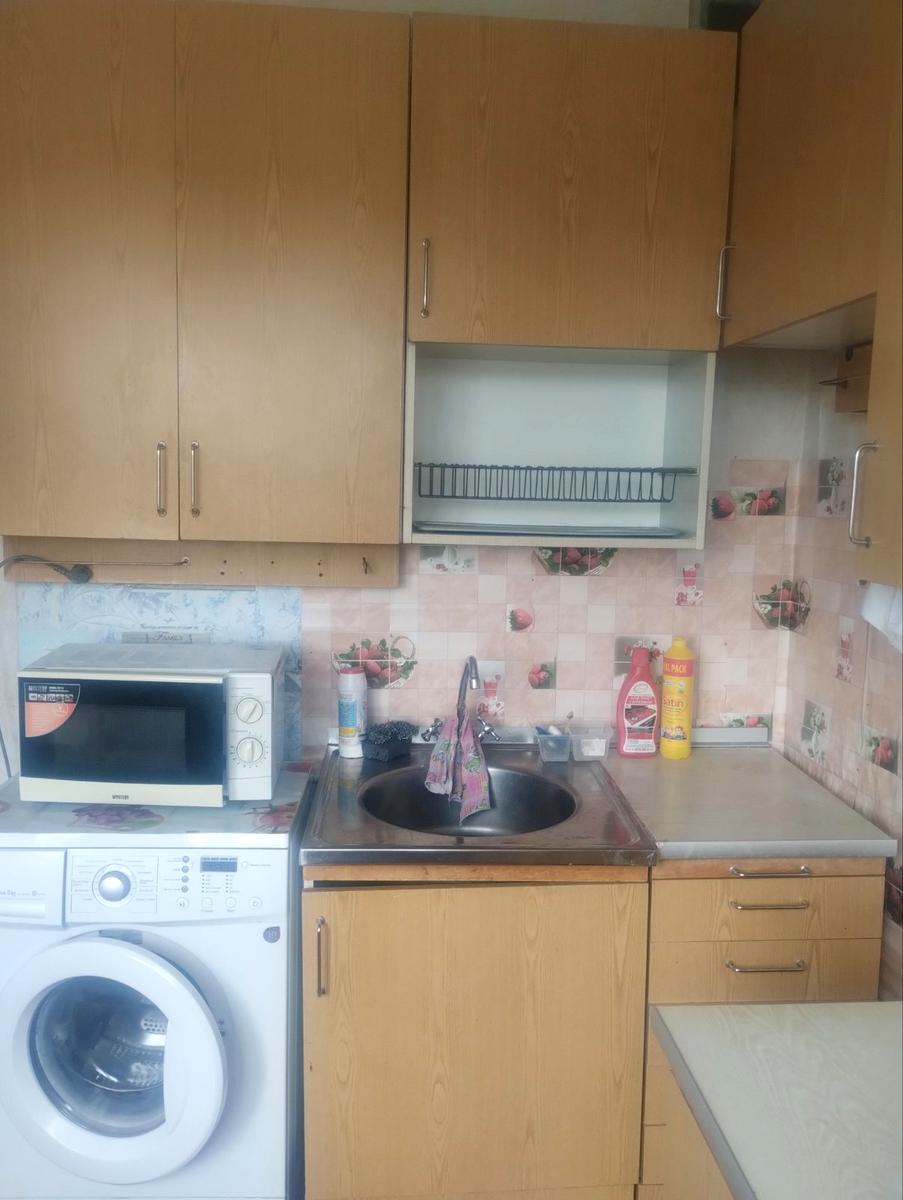 1864436592325868