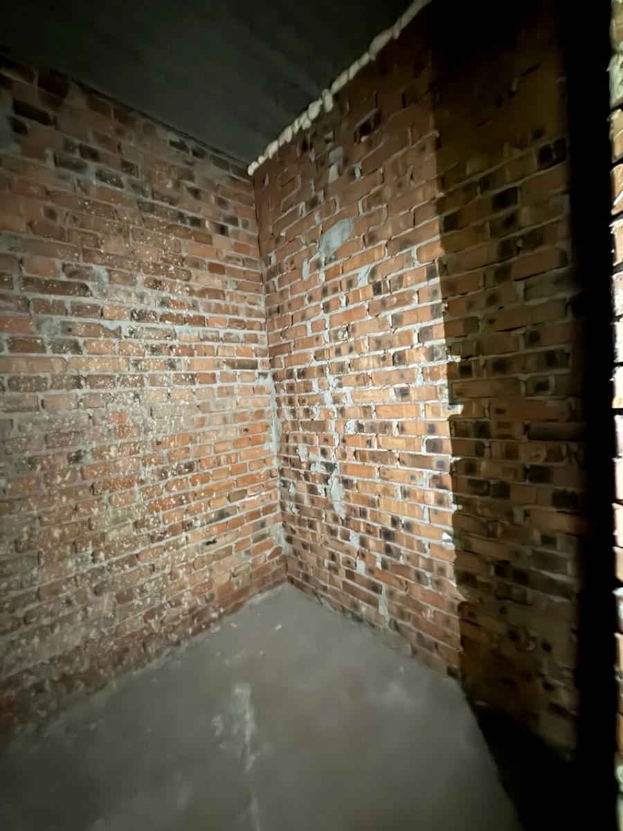 1864436754670293