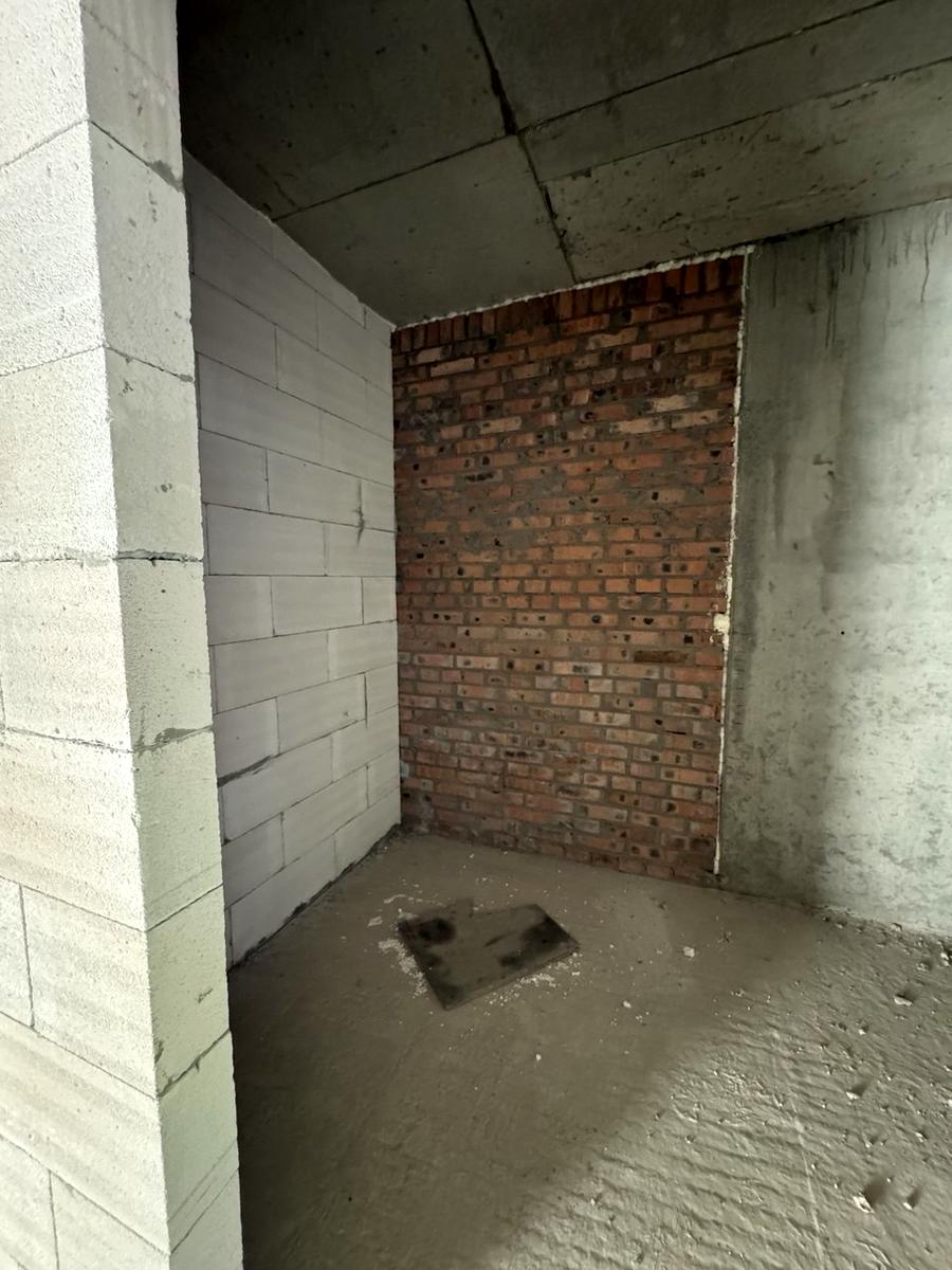 1864439564256605