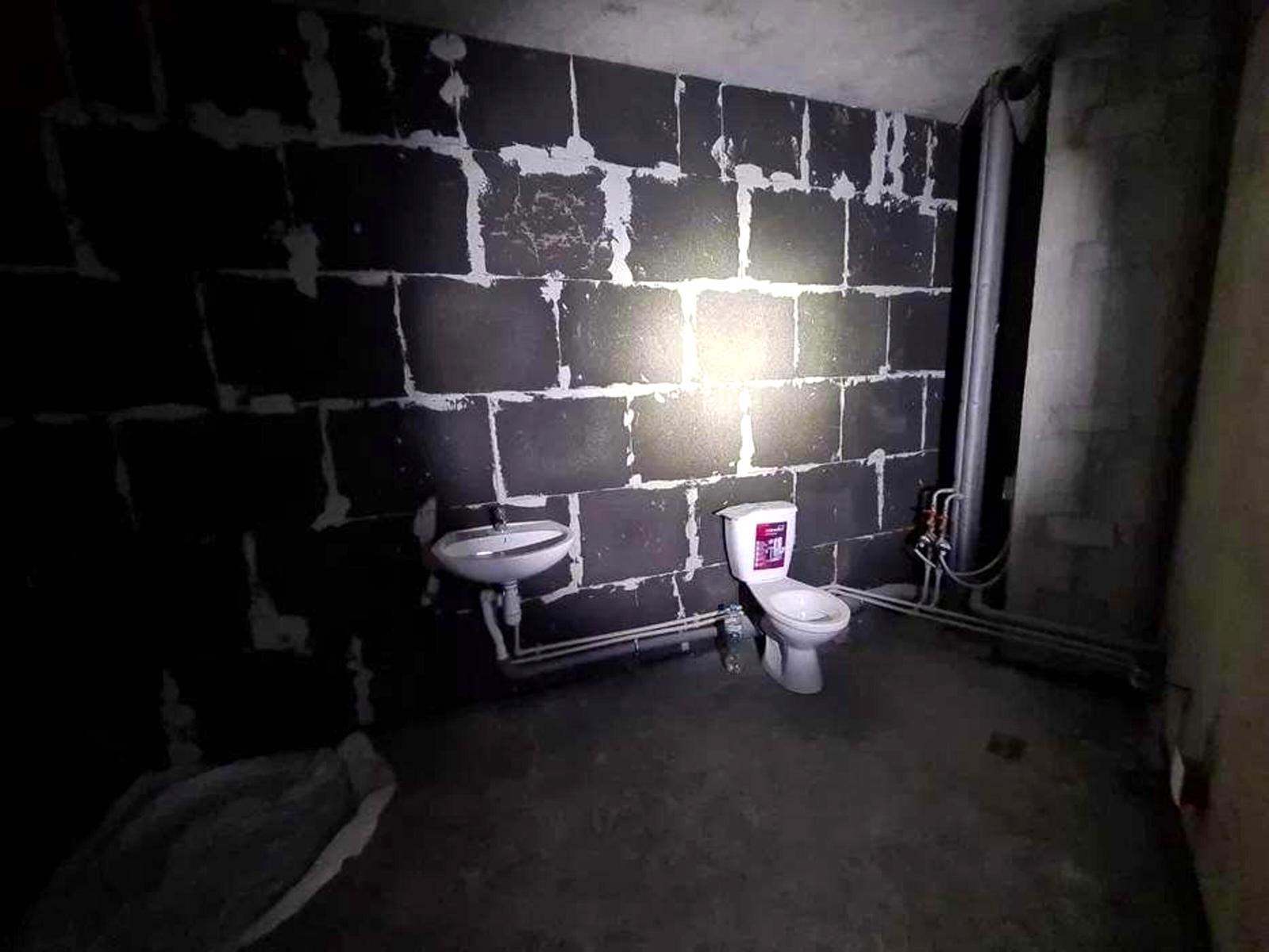 1864443162878072