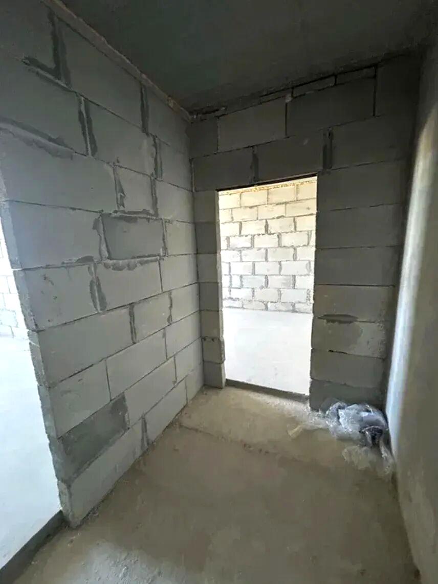 1864443452093745