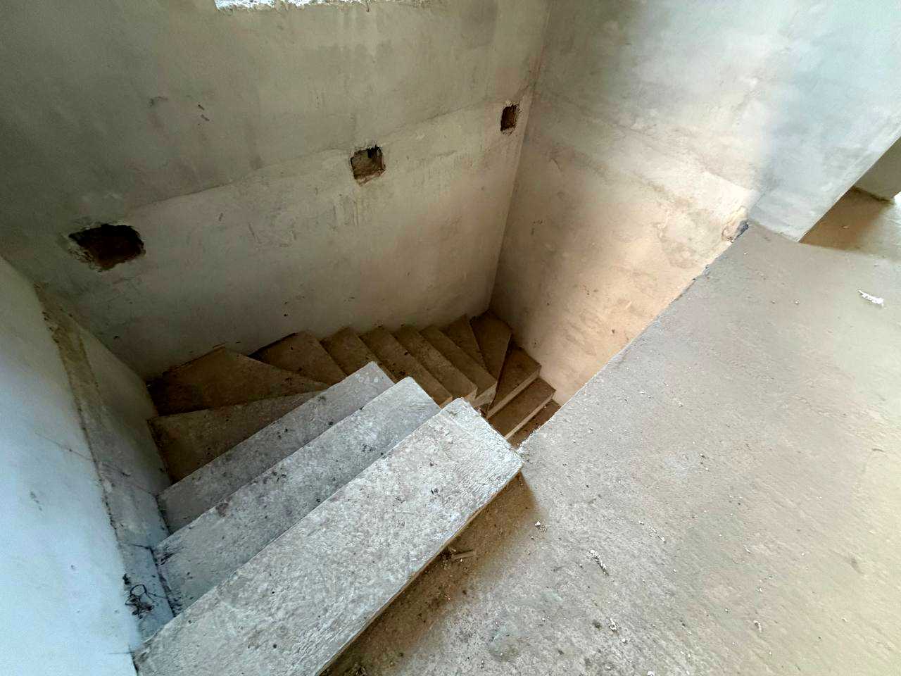 1864446043026427
