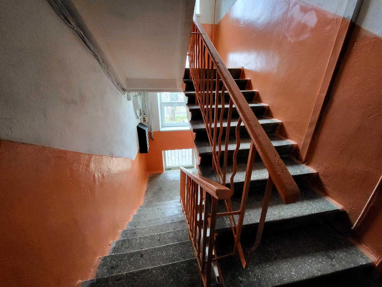 1864446438228382