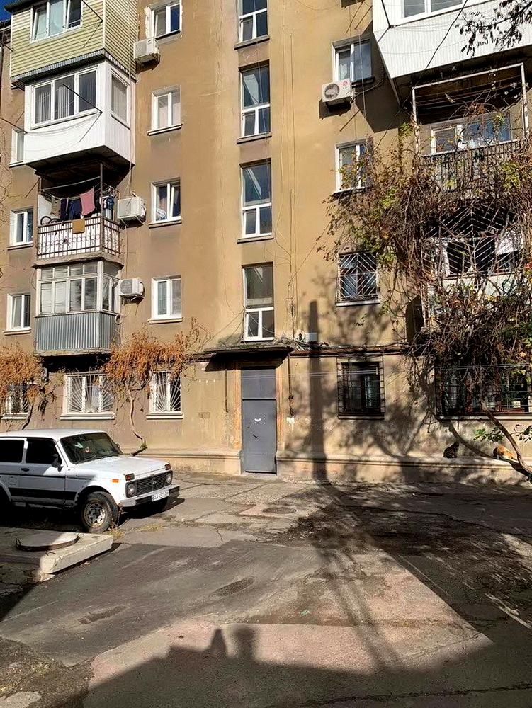 1864447630074744