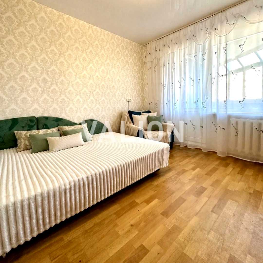 1864450686002766