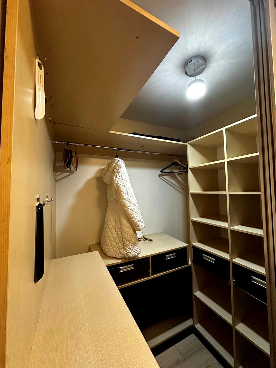 1864453869952398