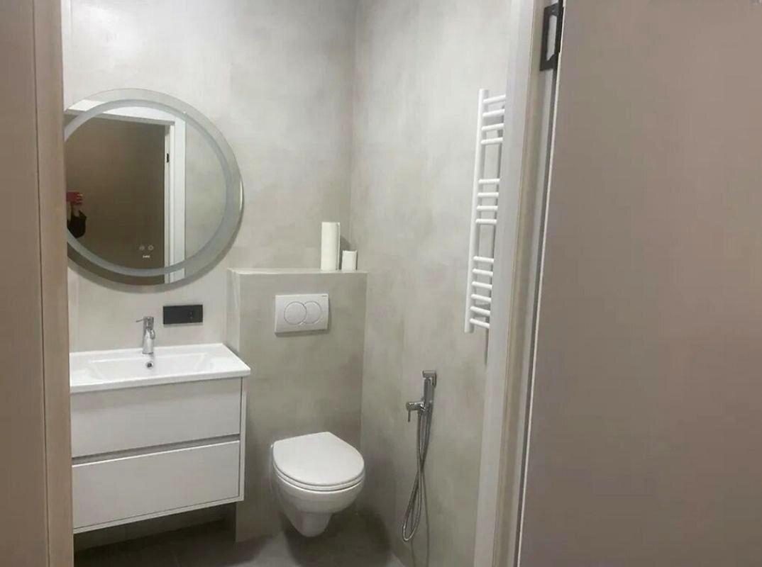 1864453878815170