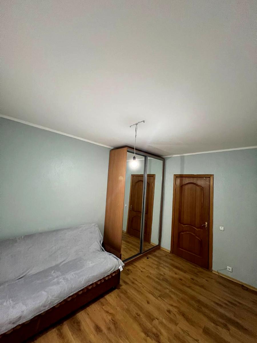 1864458787743546