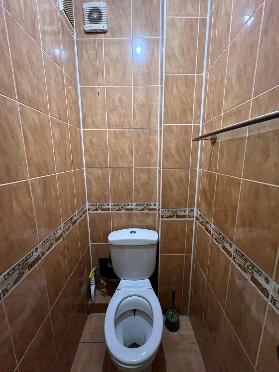 1864458789168779