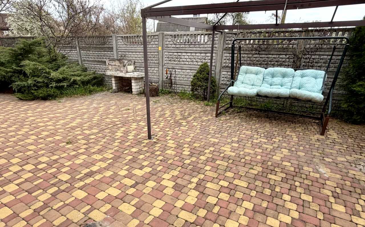 1864464511135556